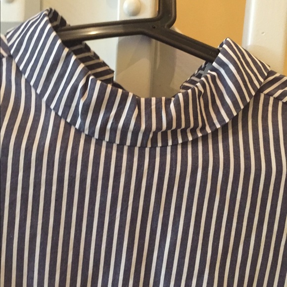 **SOLD**Zara Striped Embroidered Top - Picture 3 of 10